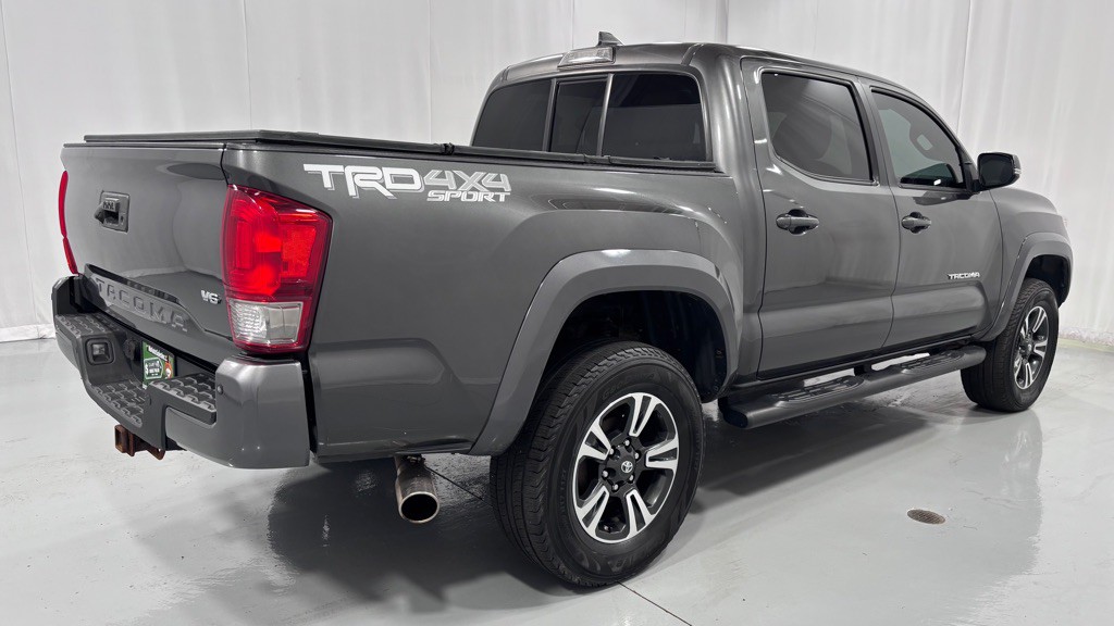 2016 Toyota Tacoma Image 5