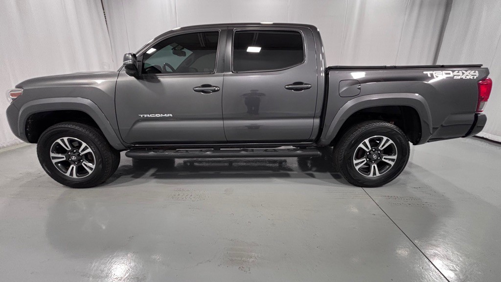 2016 Toyota Tacoma Image 8