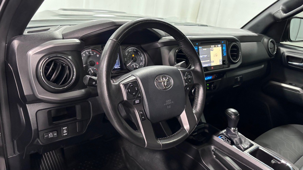 2016 Toyota Tacoma Image 9