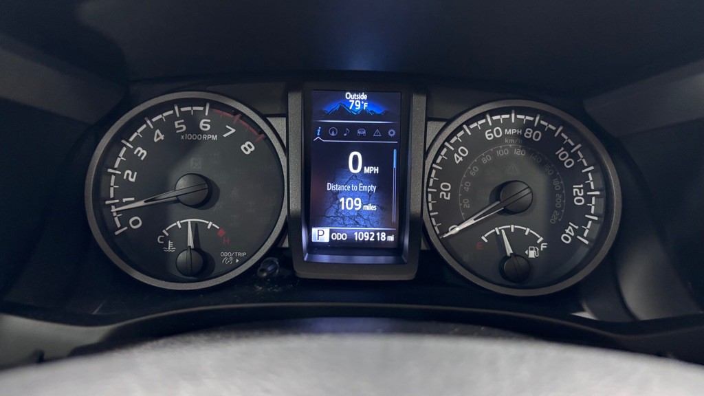 2016 Toyota Tacoma Image 13