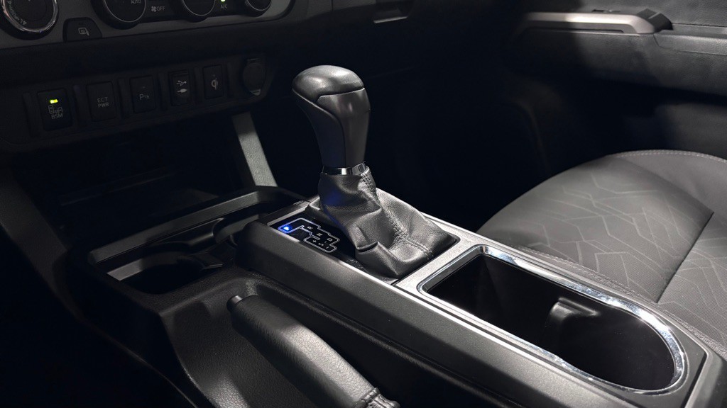 2016 Toyota Tacoma Image 14