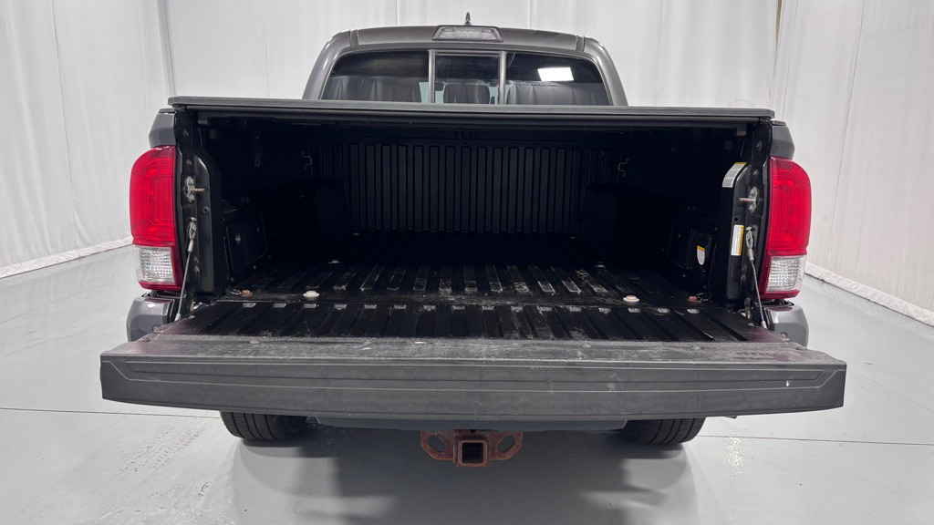 2016 Toyota Tacoma Image 27