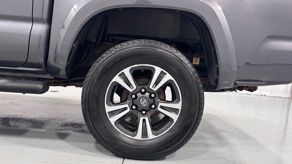 2016 Toyota Tacoma Image 30