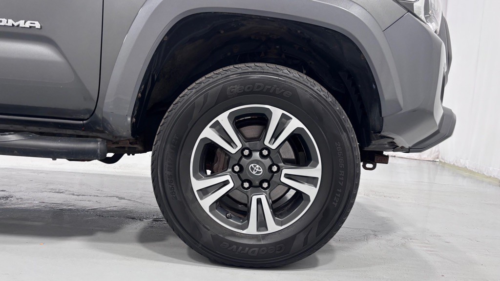 2016 Toyota Tacoma Image 31