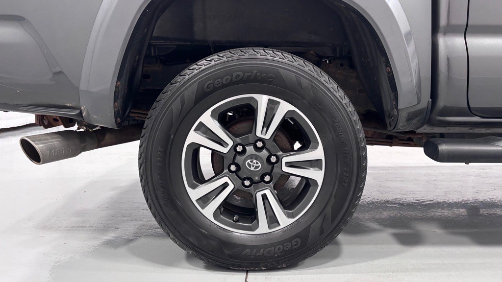 2016 Toyota Tacoma Image 32