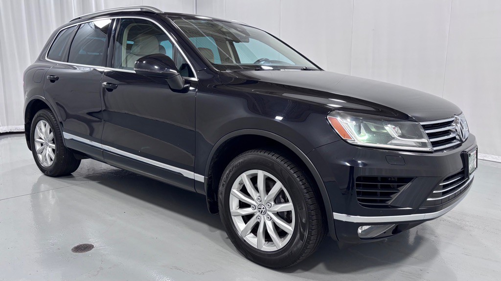 2016 Volkswagen Touareg Image 3