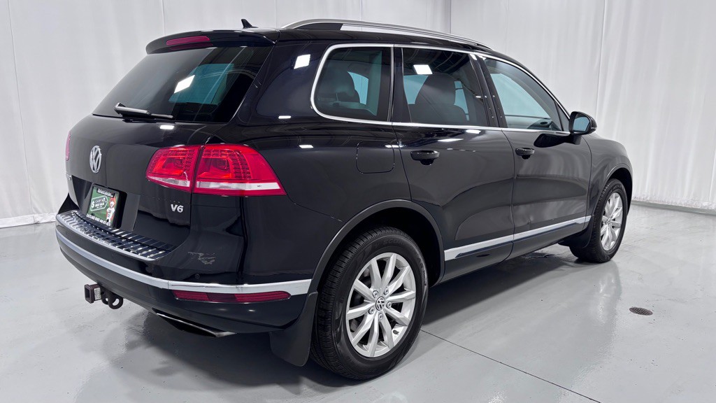 2016 Volkswagen Touareg Image 5