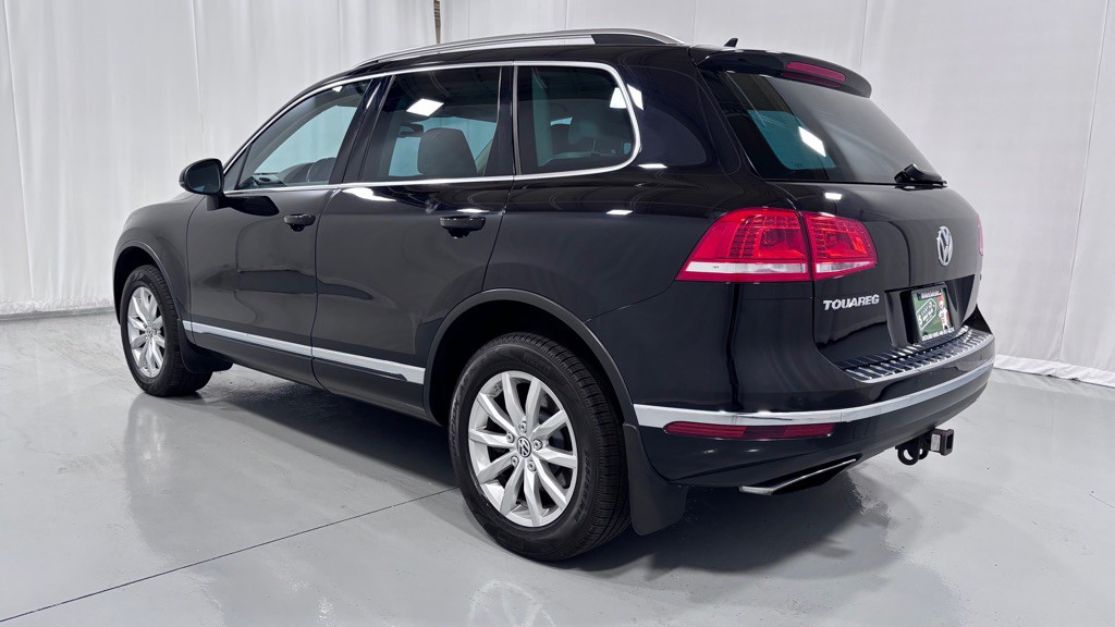 2016 Volkswagen Touareg Image 7