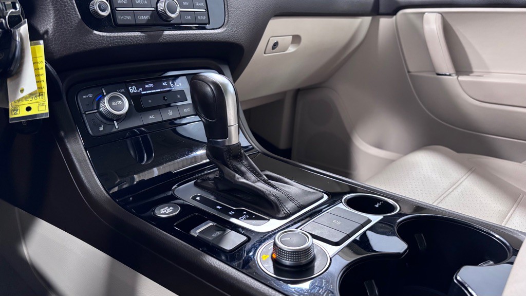 2016 Volkswagen Touareg Image 15
