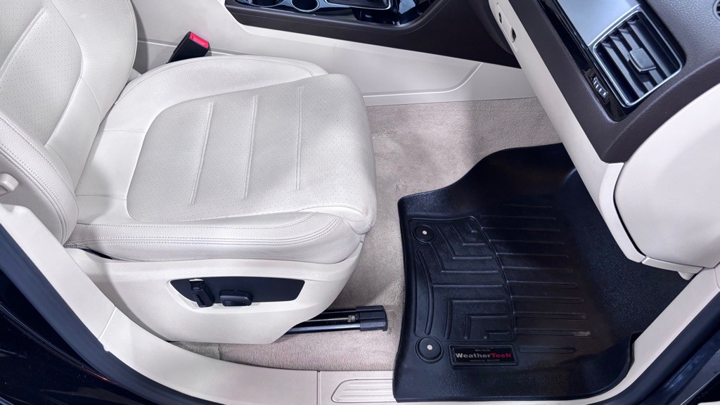 2016 Volkswagen Touareg Image 18