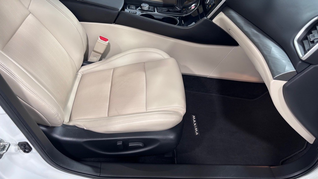2018 Nissan Maxima Image 18