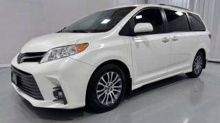Image for 2018 Toyota Sienna XLE ID: 7463345