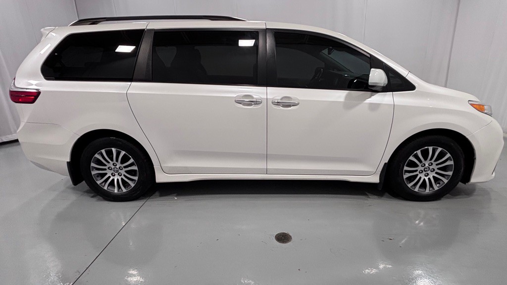 2018 Toyota Sienna Image 4