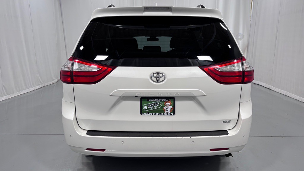 2018 Toyota Sienna Image 6