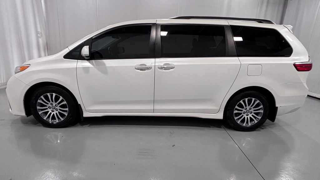 2018 Toyota Sienna Image 8