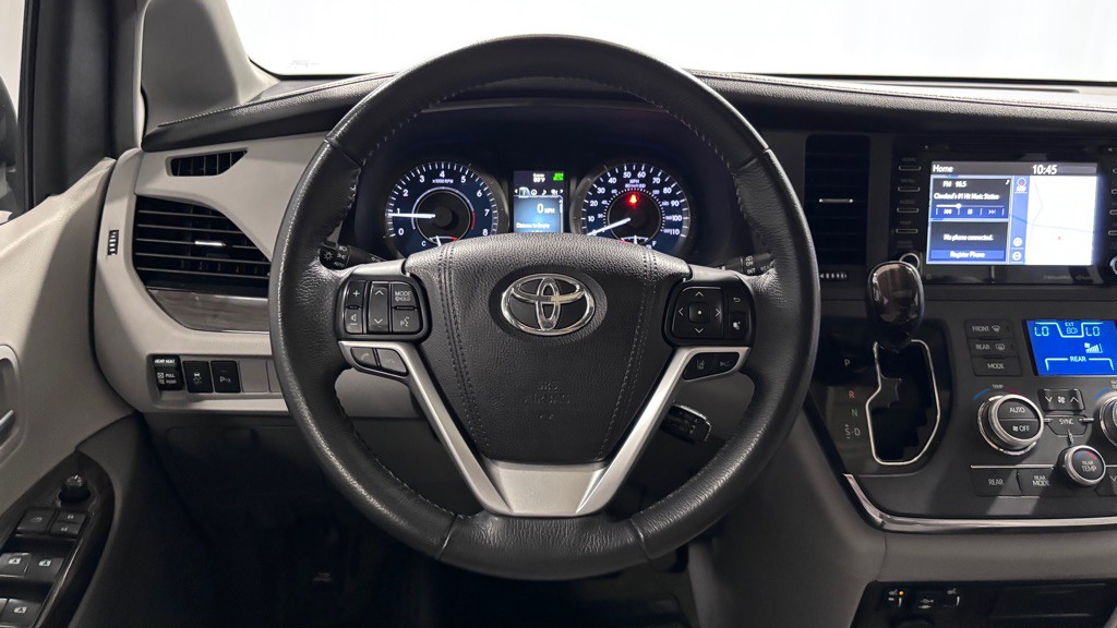 2018 Toyota Sienna Image 13