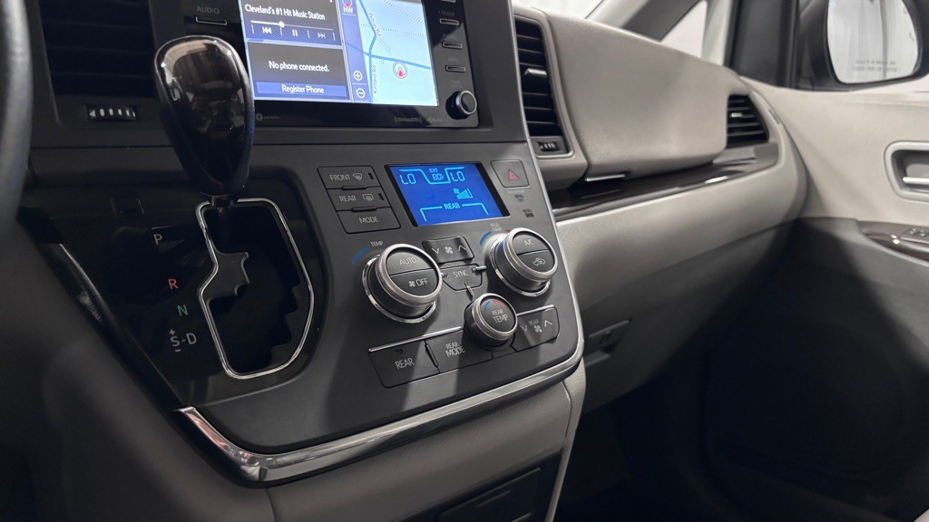 2018 Toyota Sienna Image 15