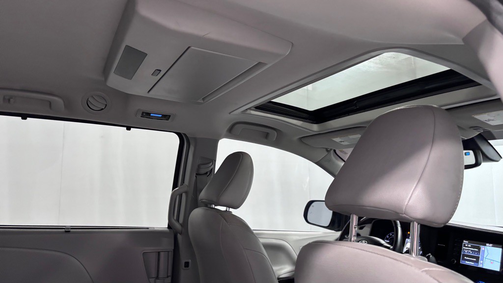 2018 Toyota Sienna Image 26