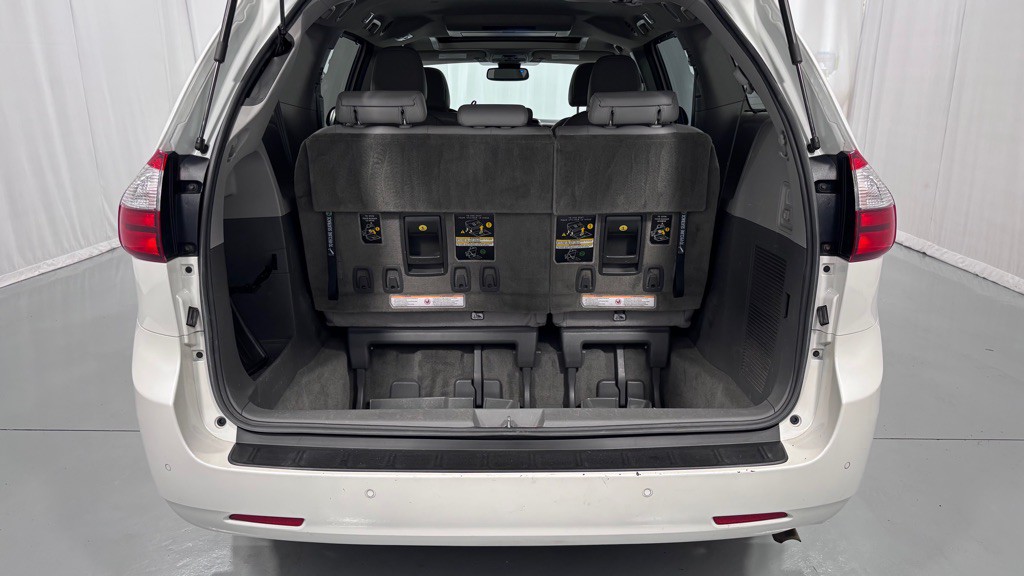 2018 Toyota Sienna Image 28