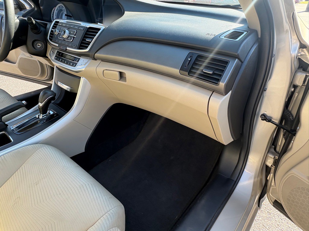2015 Honda Accord Image 9