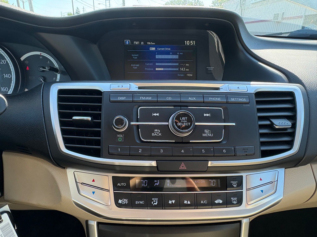 2015 Honda Accord Image 11