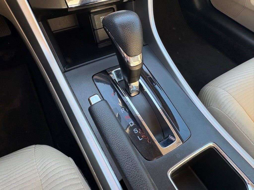 2015 Honda Accord Image 12
