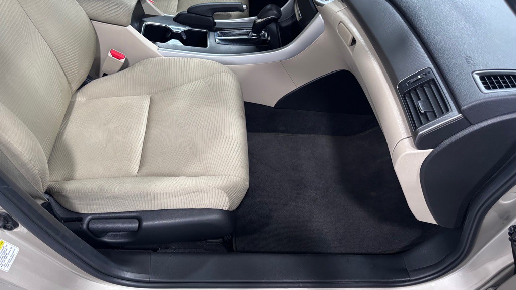 2015 Honda Accord Image 24