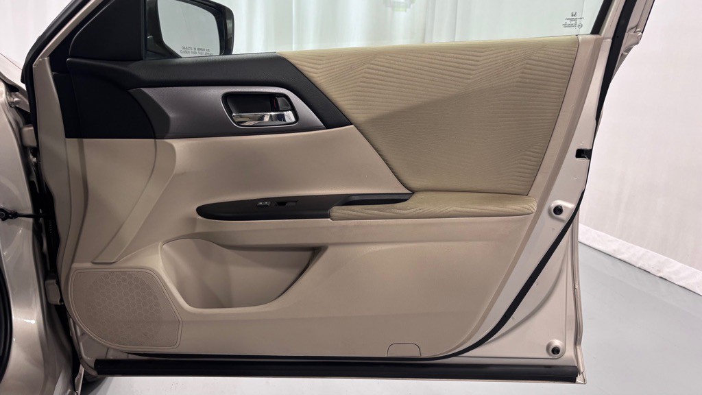 2015 Honda Accord Image 26