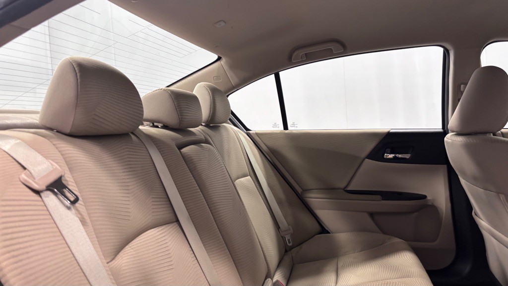 2015 Honda Accord Image 31