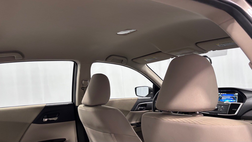 2015 Honda Accord Image 32