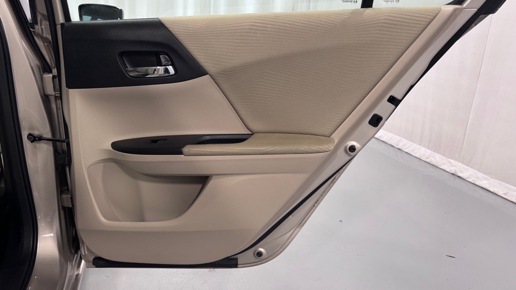 2015 Honda Accord Image 33