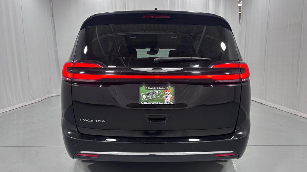 2024 Chrysler Pacifica Image 6