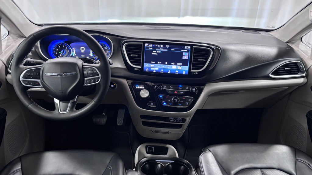 2024 Chrysler Pacifica Image 10