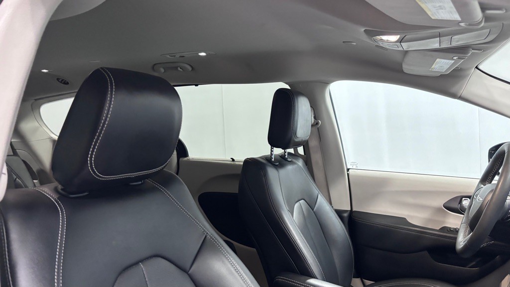2024 Chrysler Pacifica Image 20