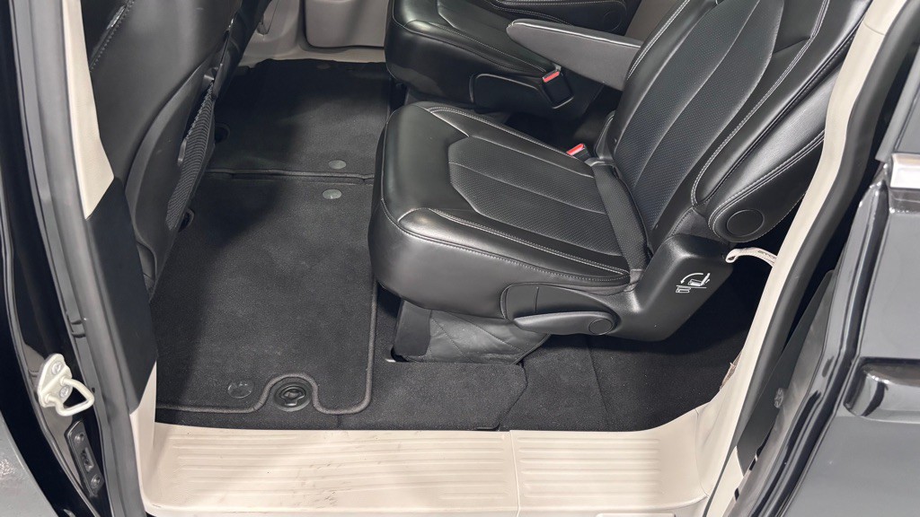2024 Chrysler Pacifica Image 22