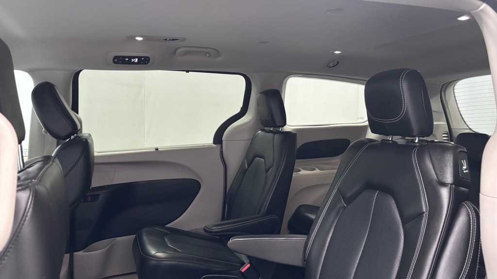 2024 Chrysler Pacifica Image 23