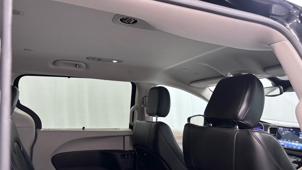 2024 Chrysler Pacifica Image 27
