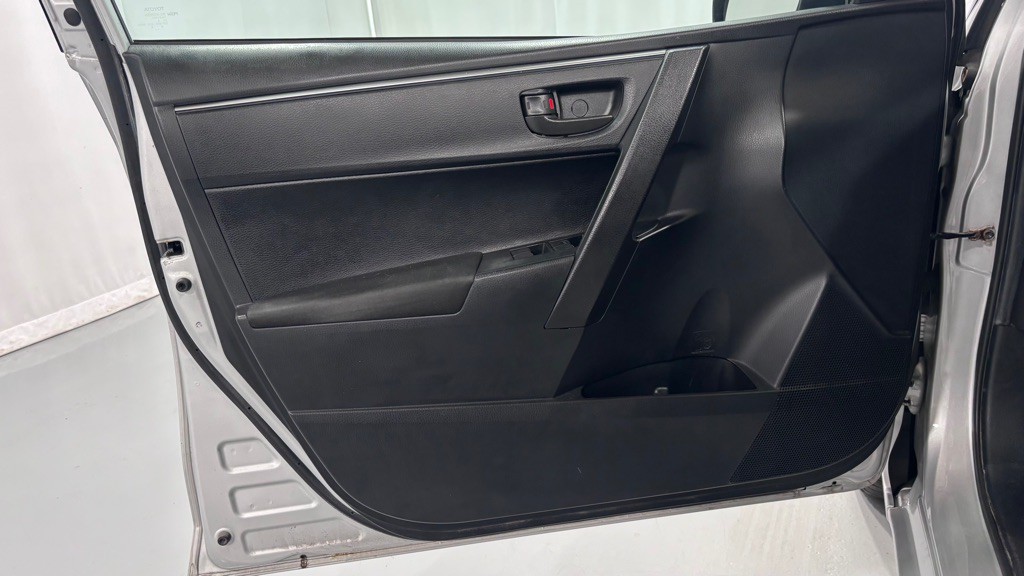 2015 Toyota Corolla Image 15