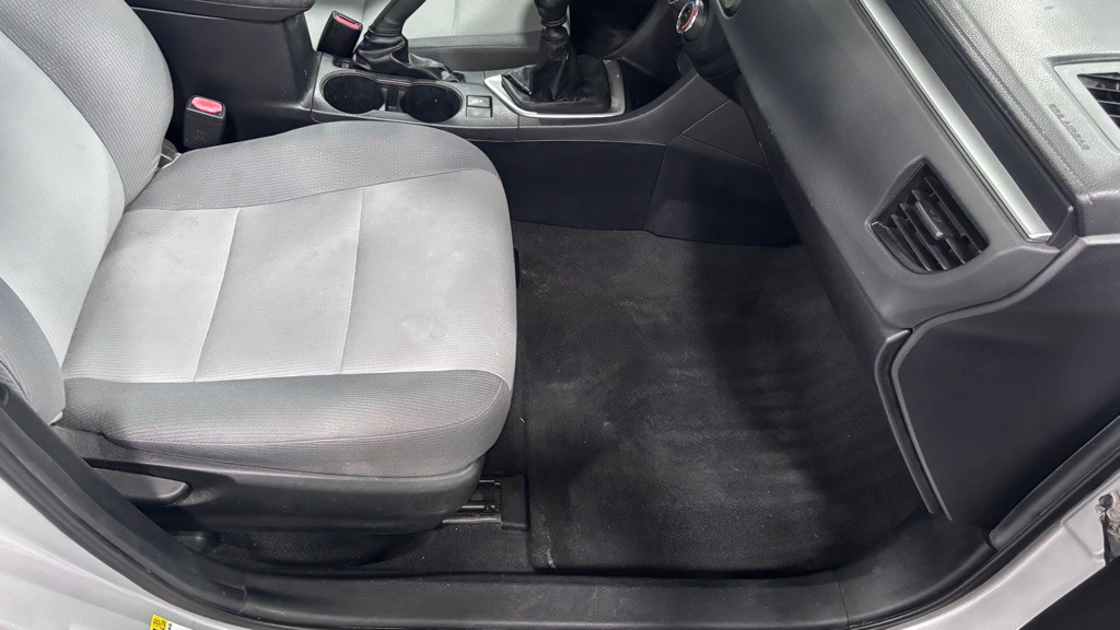 2015 Toyota Corolla Image 17