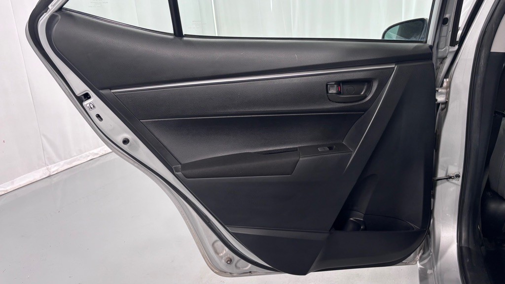 2015 Toyota Corolla Image 22