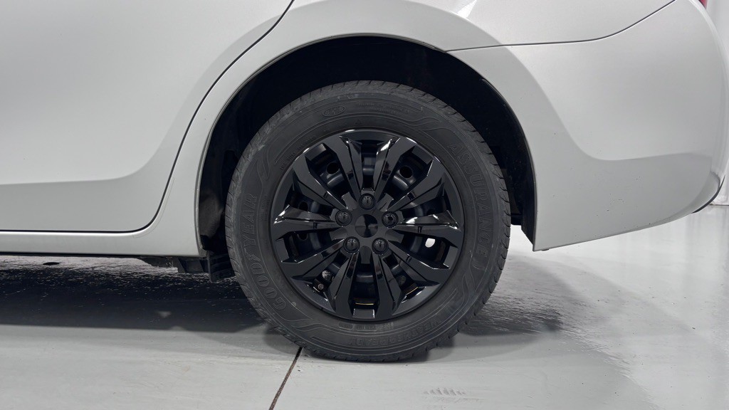2015 Toyota Corolla Image 30