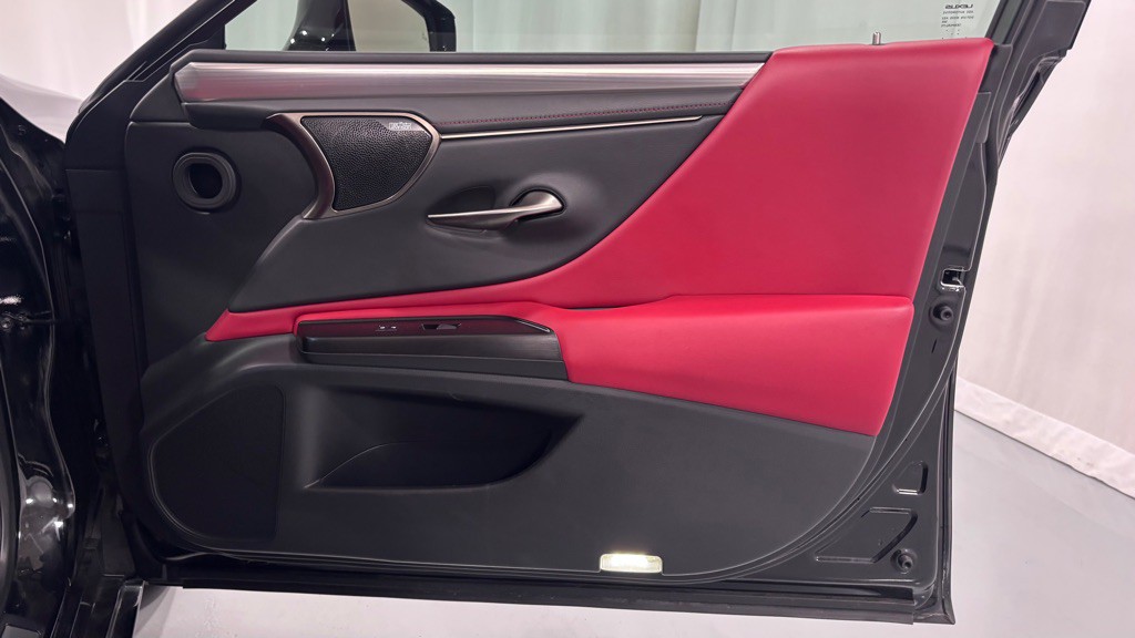 2020 Lexus ES 350 Image 21
