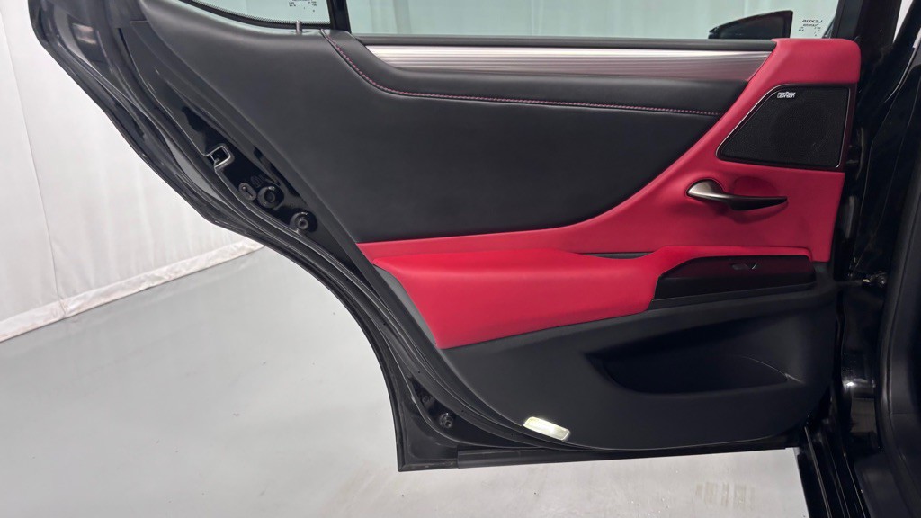 2020 Lexus ES 350 Image 24