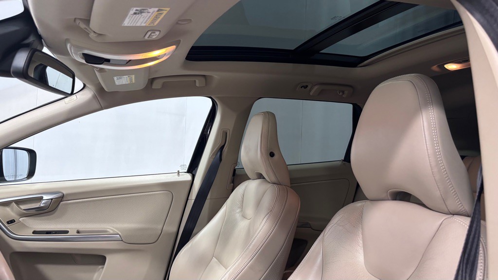 2012 Volvo XC60 Image 12