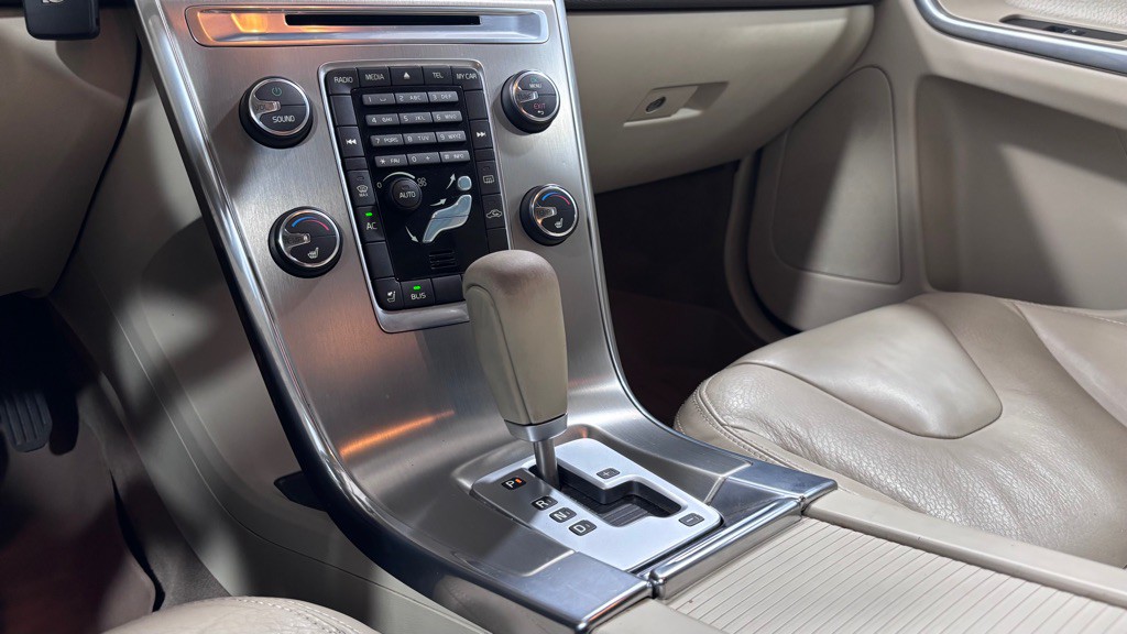 2012 Volvo XC60 Image 16