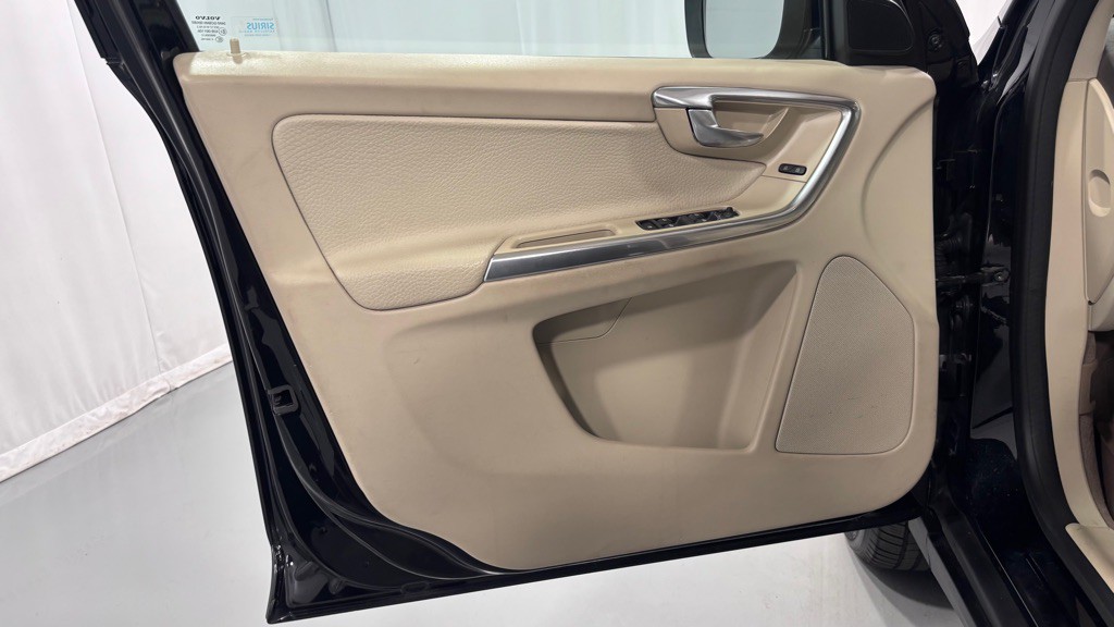 2012 Volvo XC60 Image 17