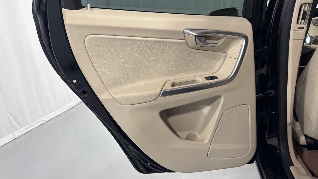 2012 Volvo XC60 Image 24