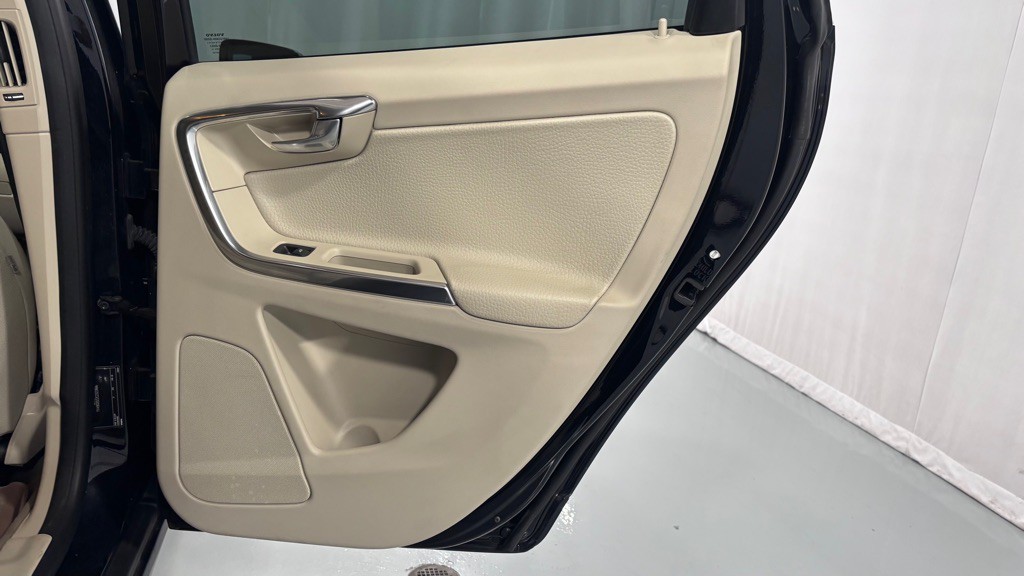 2012 Volvo XC60 Image 28