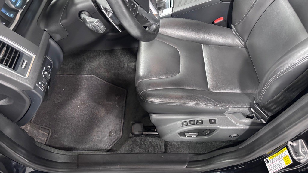 2015 Volvo XC60 Image 11