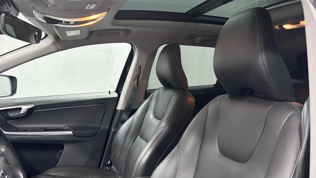 2015 Volvo XC60 Image 12